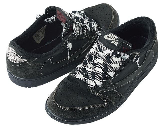 smart専属モデル／平山愛夏さんの私物スニーカー NIKE Travis Scott × Nike Air Jordan 1 Low OG SP Black Phantom