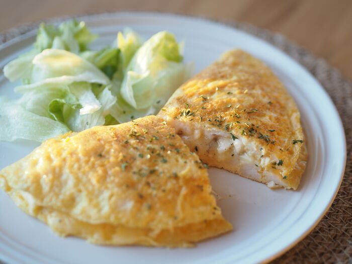 世界遺産の味を再現する裏ワザ！身近な食材ひとつで信じられないほど膨らむ極上ふわふわオムレツ