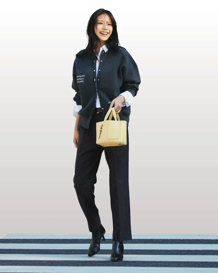 貴島明日香 スラックスコーデ