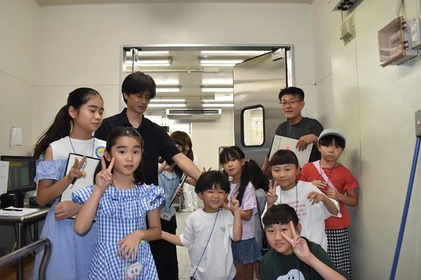 「子どもお仕事参観デー」を岩田産業が開催！社員の子どもたちが親の職場を訪問