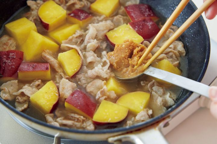 豚バラとさつまいもの甘辛みそ煮
