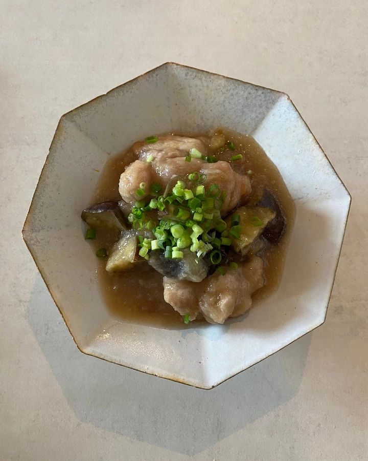 長谷川あかり レシピ 鶏肉と茄子の蕪おろし煮、梅にんにく仕立て