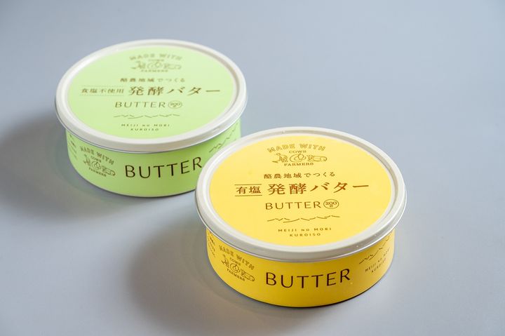 那須塩原市の生乳と4種類の乳酸菌を使用し、発酵とエージングにより豊かな風味が生まれる