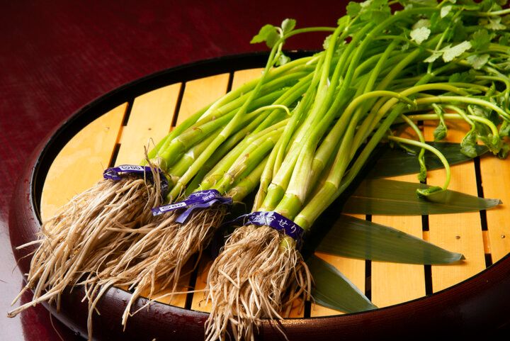 根までまるごと味わって。「仙台せり鍋と個室和食 せり草庵」で楽しむ仙台名物