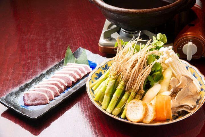 根までまるごと味わって。「仙台せり鍋と個室和食 せり草庵」で楽しむ仙台名物