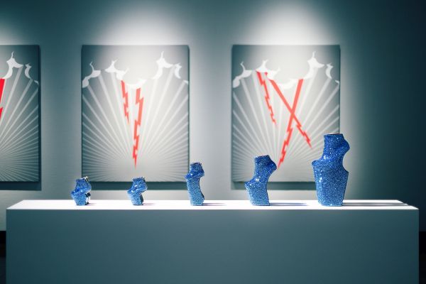 【神奈川県相模原市】アーティスト・舘鼻則孝氏の15周年記念展開催中！創作の原点と未来を見つめる