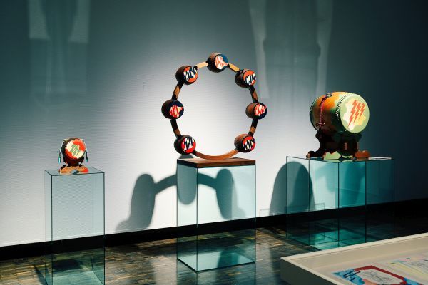 【神奈川県相模原市】アーティスト・舘鼻則孝氏の15周年記念展開催中！創作の原点と未来を見つめる