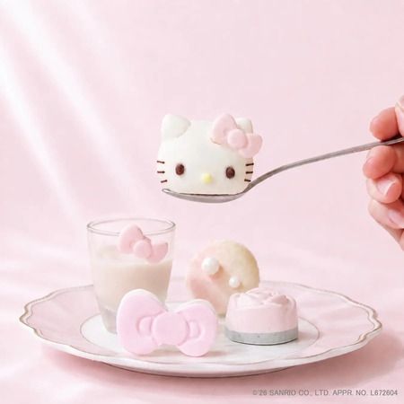 【東京都港区】ハローキティ×大人可愛い世界観！「Hello Kitty Pink Fur Afternoon Tea」開催