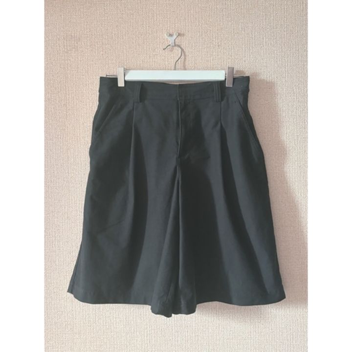 この夏ユニクロで買った黒のショートパンツ「ジャージータックハーフパンツ」