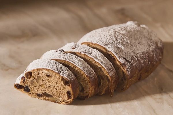 フォーシーズンズホテル京都が、クリスマスケーキやシュトーレンなどの予約受付を開始