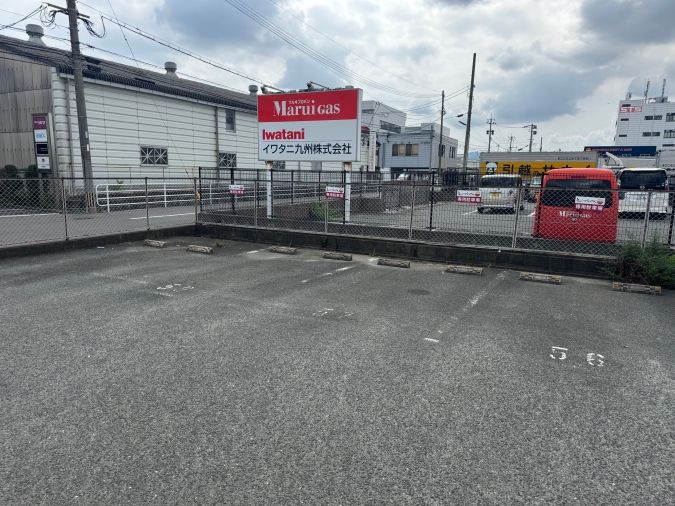 いちむじん 榎田本店駐車場