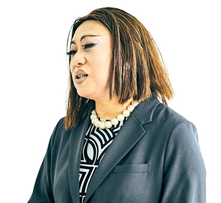 肉乃小路ニクヨさん／経済愛好家、ニューレディー、コラムニスト。慶應義塾大学在学中より女装をスタート。金融業界に10年以上勤務しお金のプロとして活躍。