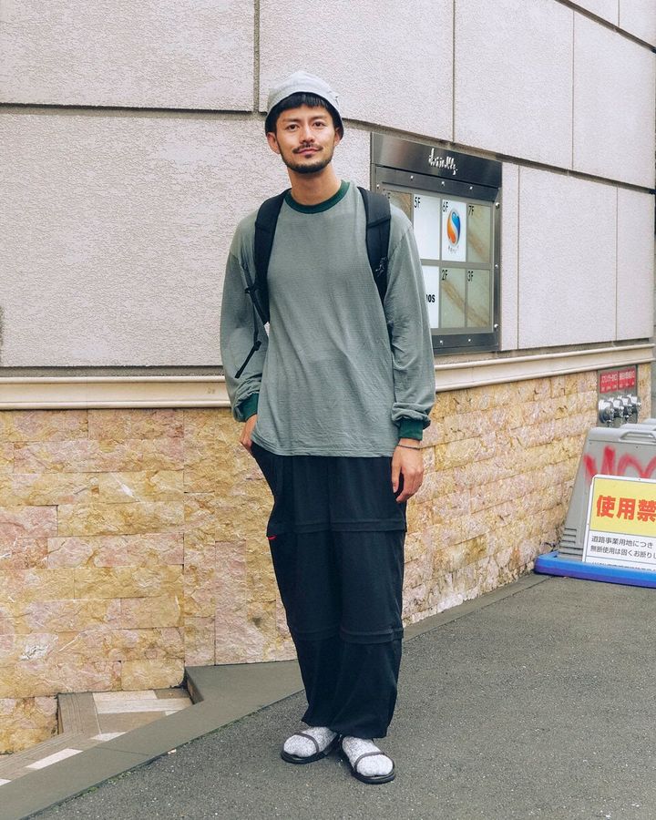 【30代スナップ＠原宿】快適に過ごすならメリノウールのトップス一択！