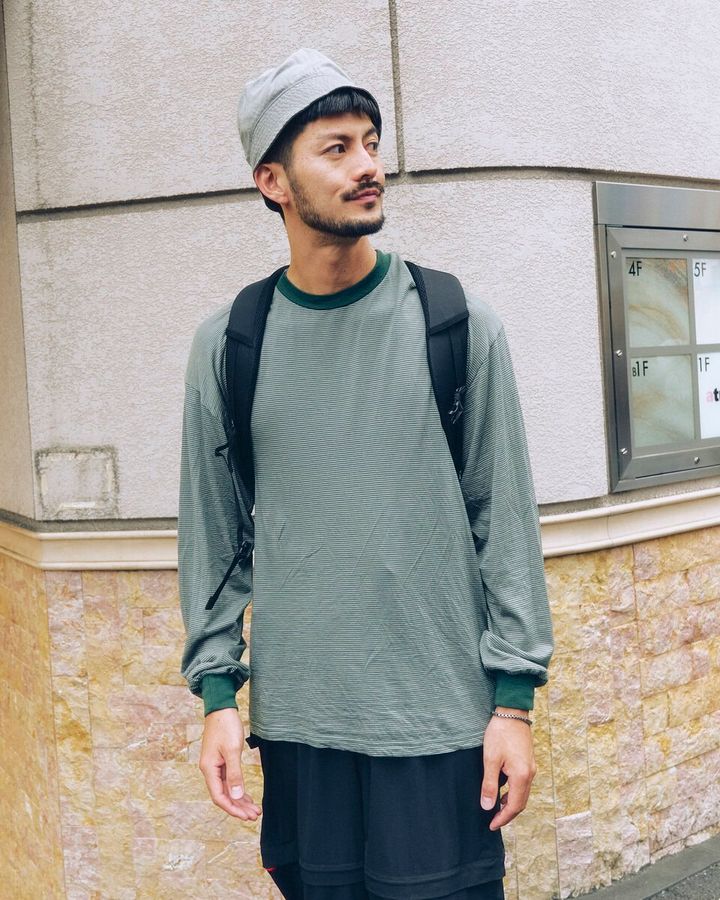 【30代スナップ＠原宿】快適に過ごすならメリノウールのトップス一択！