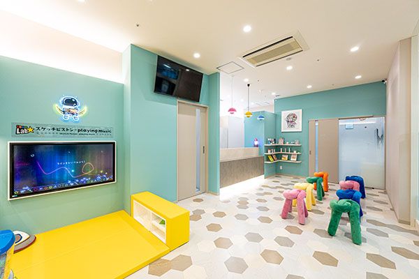 【兵庫県西宮市】ふじさきデンタルクリニックが大人フロアと小児専門フロアを連携！