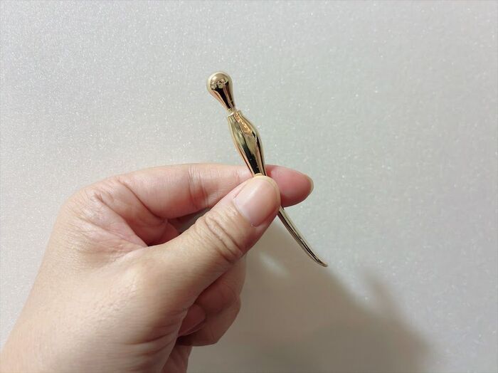 【ダイソー】つまようじサイズで何に使うの！？金色の「謎のミニスティック」が想像以上の実力派だった♡