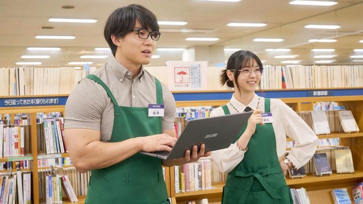夜ドラ「税金で買った本」第22回より ©️NHK