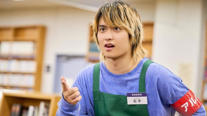 夜ドラ「税金で買った本」第22回より ©️NHK