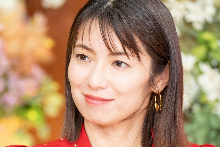 【写真・画像】43歳で出産・内山理名（44）、長女への“キス写真”を公開「子どもってこんなに可愛いんだ」夫は吉田栄作（57） 1枚目