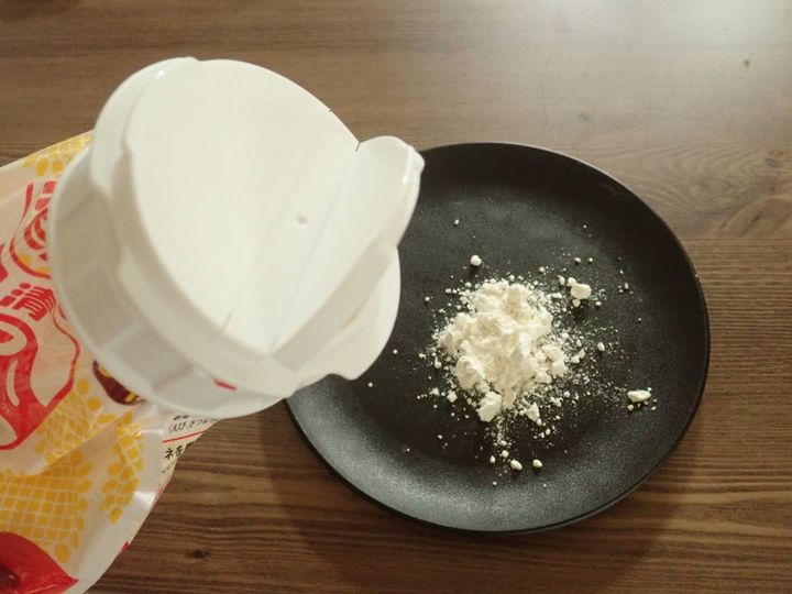 ダイソー：粉もの袋キャップ