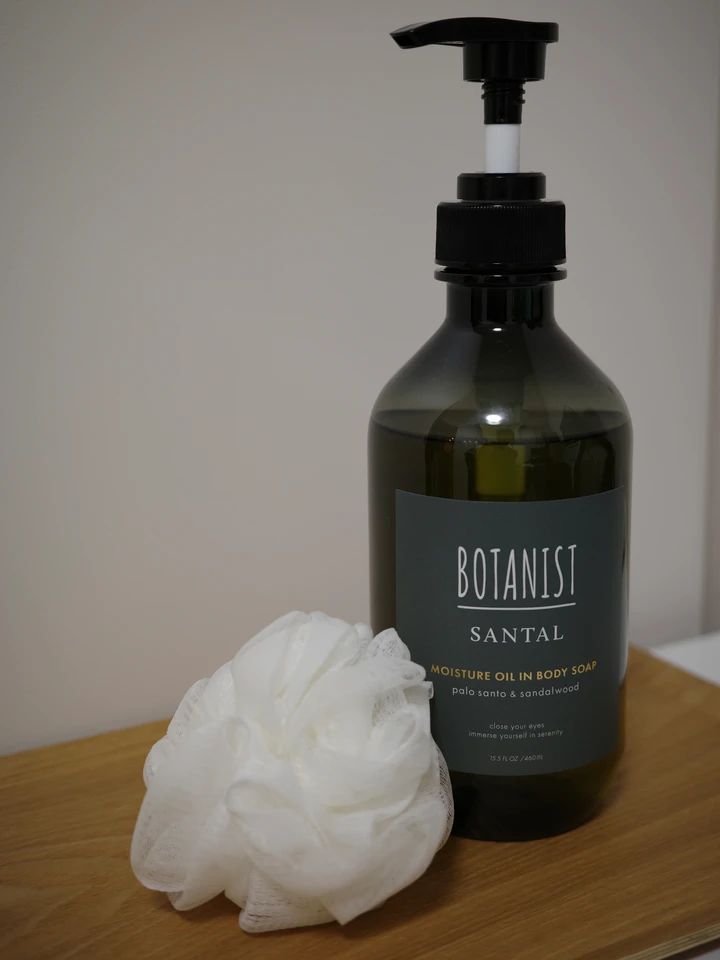 BOTANIST SANTALのボディソープと泡立てネット