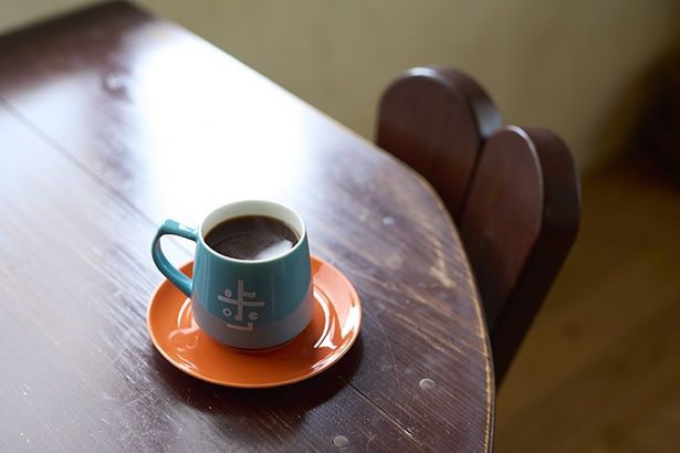 ポリトのブレンドコーヒー550円ほか、多彩なシングルオリジンをフレンチプレスで提供