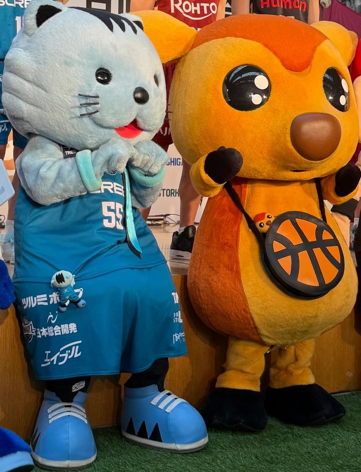 「B.LEAGUE 関西5クラブ合同決起会」はんニャリンとシカッチェ
