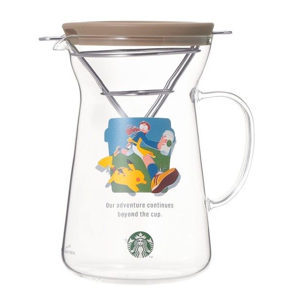 フタをドリッパー置きとして使える「Pokemon + STARBUCKS グラスドリップコーヒーメーカー コーヒーアドベンチャー」(4900円) (C)Pokemon. (C)Nintendo／Creatures Inc.／GAME FREAK inc.