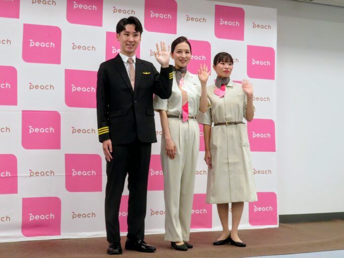 10月1日から着用される新制服も披露