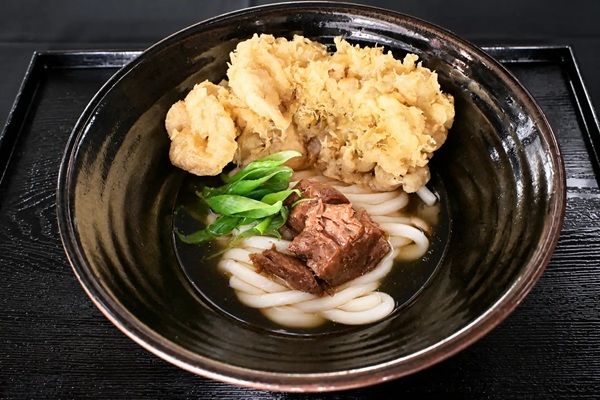 【京都府京都市】肉うどん専門店「肉うどん ひろ重」オープン！看板料理は「特大海老天カレーうどん」