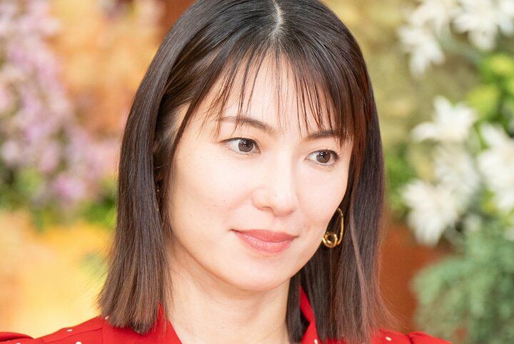 【写真・画像】13歳差婚・内山理名（44）、夫・吉田栄作（57）は「私より近所付き合いが上手い」ご近所関係を告白 1枚目