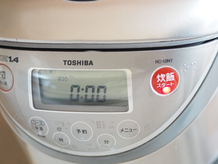 丸鶏も鍋も見張りも不要！？スイッチひとつでお肉がトロトロに溶け出す〈本格サムゲタン風スープ〉の作り方