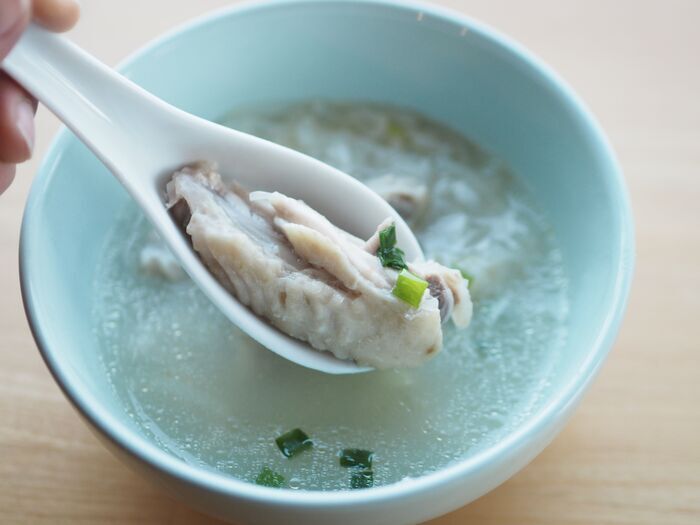 丸鶏も鍋も見張りも不要！？スイッチひとつでお肉がトロトロに溶け出す〈本格サムゲタン風スープ〉の作り方