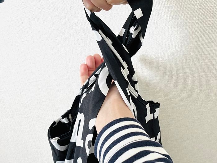 エコバッグの『持ち手』を一瞬で短くする裏ワザ！試してみたら…めっちゃ快適だった♡