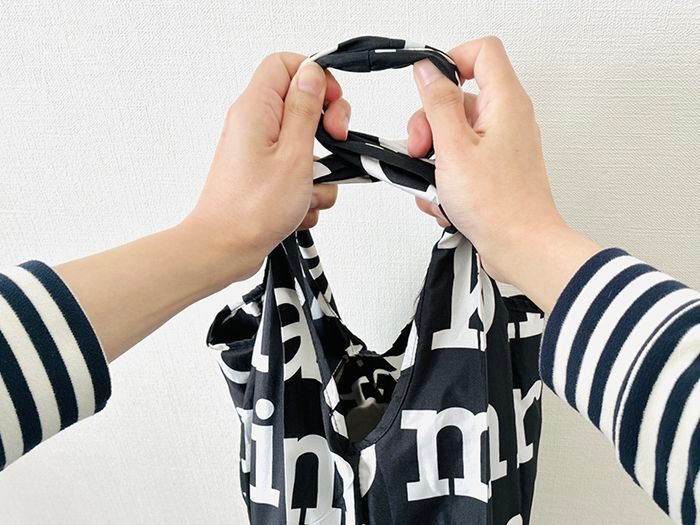 エコバッグの『持ち手』を一瞬で短くする裏ワザ！試してみたら…めっちゃ快適だった♡