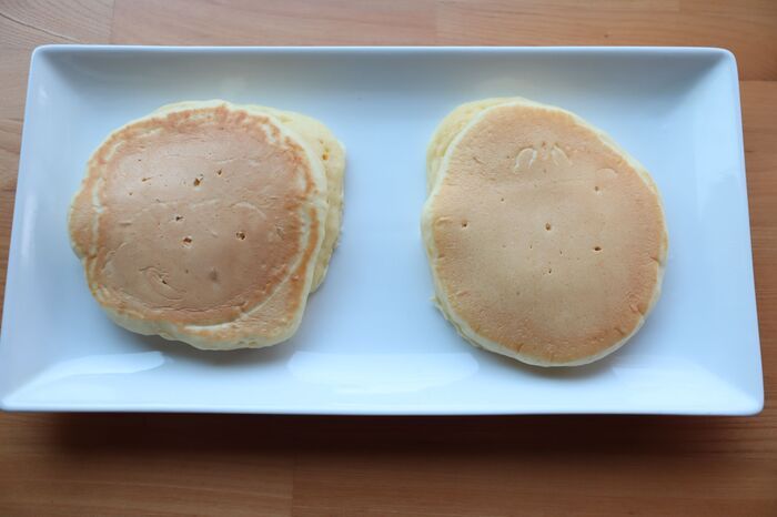 ホットケーキが劇的ふわふわになる〈秘密テク〉を大公開♡まさかの調味料を入れるだけで…自分史上最高の仕上がりに！