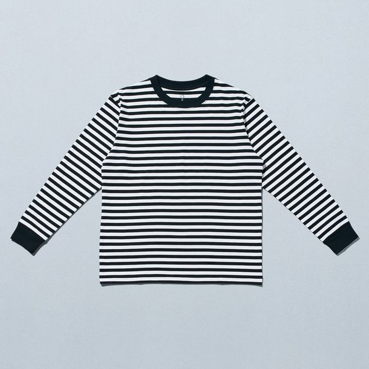 USAコットン素材を使用した長袖のアウターTシャツ。肩の落ち感やステッチ幅など、細部にもこだわった一枚となっている。