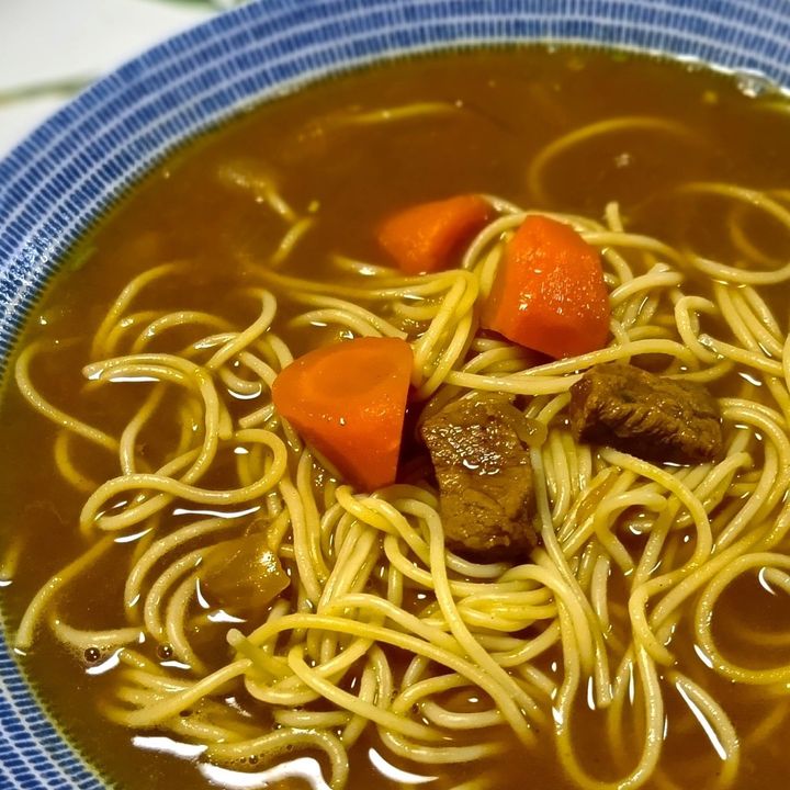 冷凍保存のスパゲッティでササッと！家庭のカレーが余ったら、カレースープパスタ！