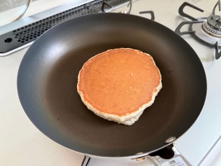 焼き色が付いたバナナホットケーキ