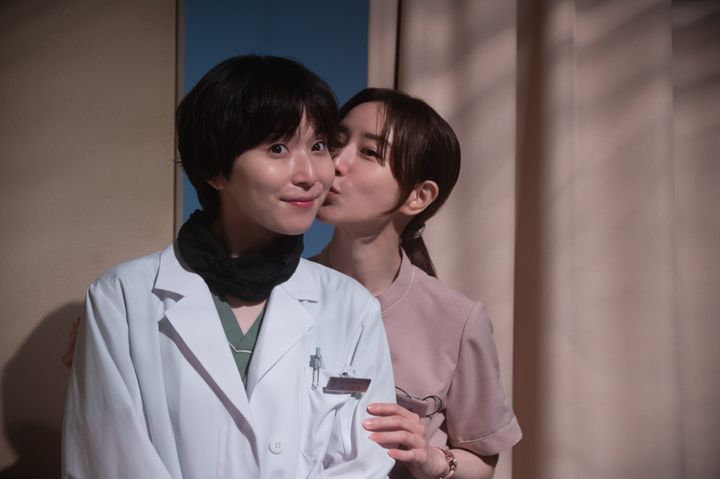 Netflixシリーズ『ダウンタイム』メイキングカット width=