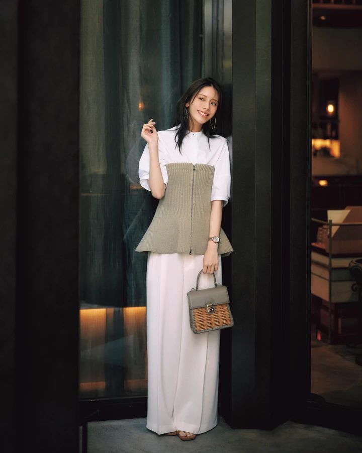 貴島明日香 パンツコーデ