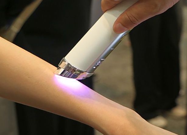PLASMAモードはほかのモードとは異なり、先端のみを肌にあてて使用する