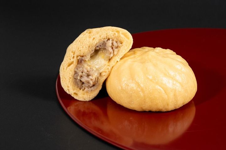 「極旨 黒豚まんチーズ」のキービジュアル