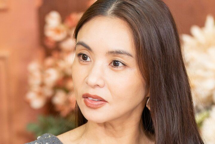 【写真・画像】京都の老舗呉服店の美人女将（43）、手でトイレ掃除する姿に驚きの声「よくできた人だな」 1枚目