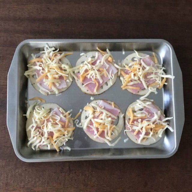 材料3つで！チーズがカリカリ♪「れんこんチーズベーコン」