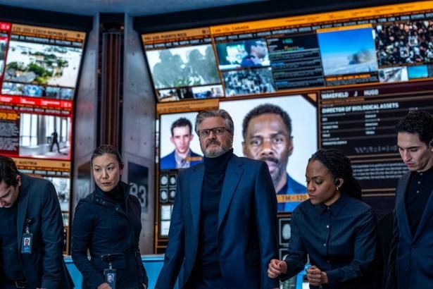『ディスクロージャー・デイ』で謎の組織を率いるスキャンロン役にコリン・ファース [c] Universal Studios. All Rights Reserved.