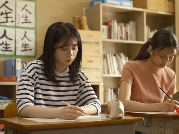 主人公の潤間さやか役に桜田ひより [c]2026映画「星の教室」製作委員会
