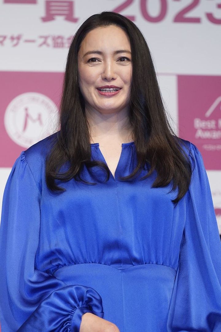 「眼鏡が似合う女性俳優」ランキング、3位の仲間由紀恵さん（2023年05月、時事通信フォト）