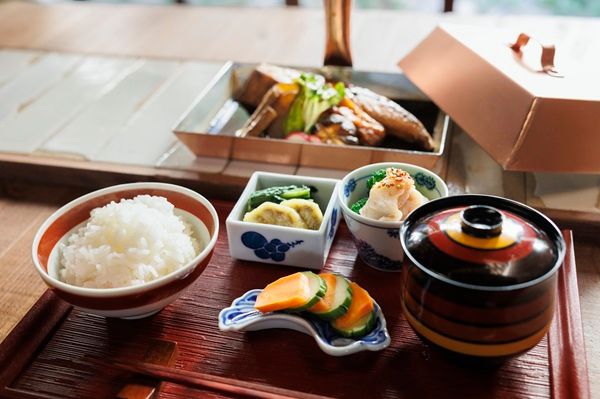 【福岡県福岡市】煮魚が主役の朝食を新しい定番に！いとおかしが「食堂 ひと煮たち」を開店