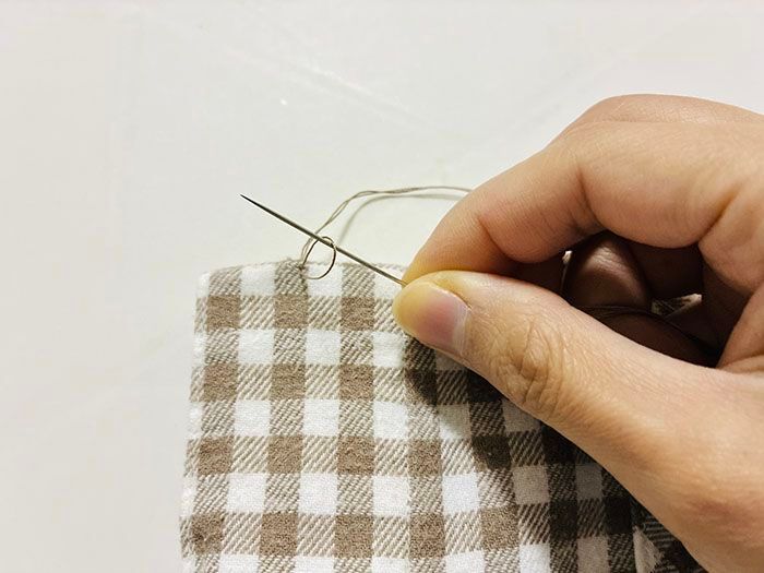 「玉結び」も「玉止め」もしなくてOK！？超簡単なボタンのつけかた。プロ並みにきれいな仕上がりに♪
